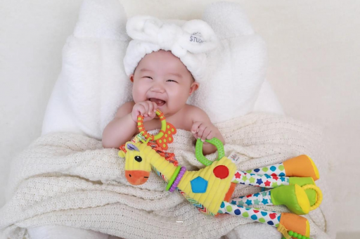 南漳三个月宝宝正确抱姿 南漳三个月宝宝正确抱姿